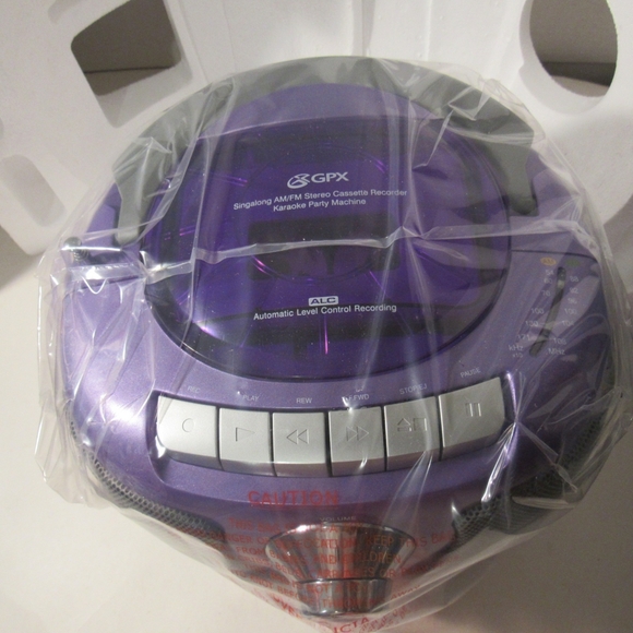 GPX Karaoke Party Machine, AM-FM Radio, Cassette Recorder, Microphone, RN: C1007 - Picture 11 of 16
